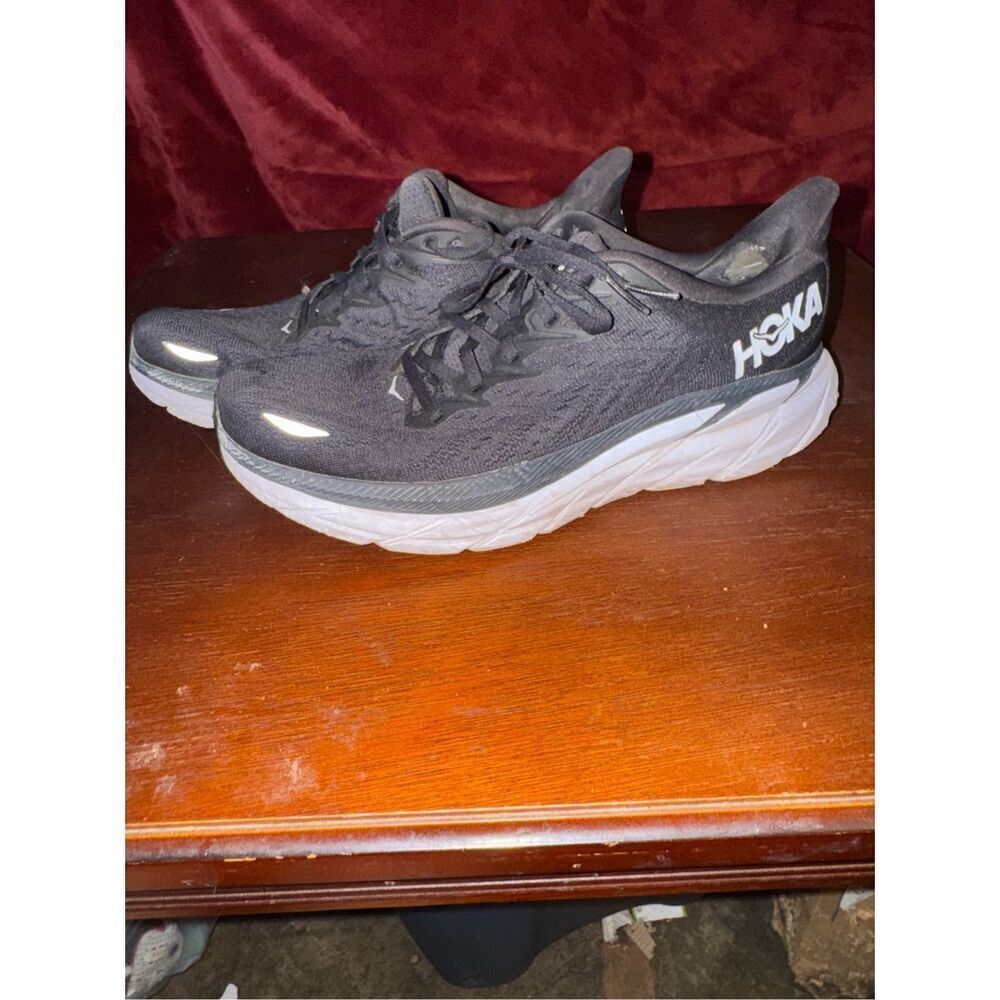 Hoka One Clifton 8 sneakers size 9B